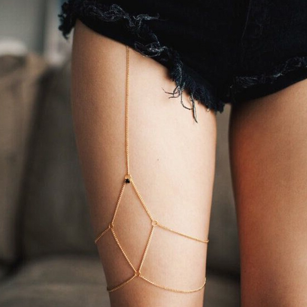 geometric-thigh-chain-gold